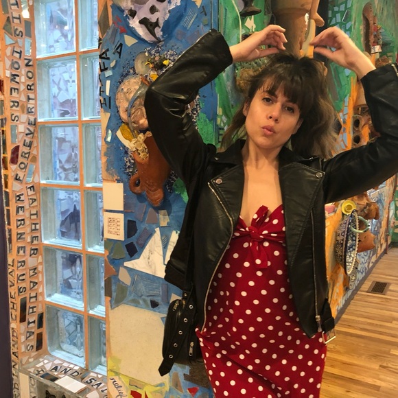 Meet your Posher, Elizabeth - Picture 2 of 6